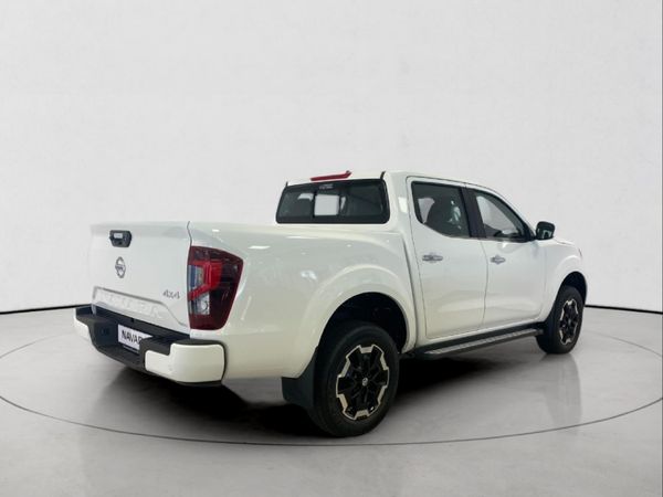 2026-Nissan-Navara-25D-LE-4x4-Double-Cab-Auto image:3