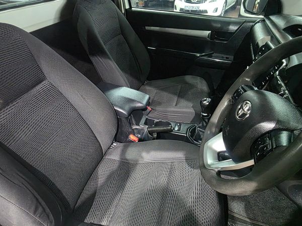 2022-Toyota-Hilux-24-GD-6-Raider-4x4-Single-Cab image:10