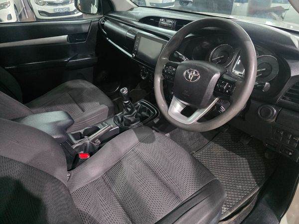 2022-Toyota-Hilux-24-GD-6-Raider-4x4-Single-Cab image:11