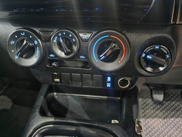 2022-Toyota-Hilux-24-GD-6-Raider-4x4-Single-Cab image:12