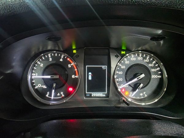 2022-Toyota-Hilux-24-GD-6-Raider-4x4-Single-Cab image:20