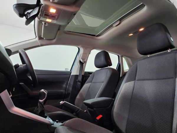 2026-Volkswagen-Polo-10-TSI-Life image:4