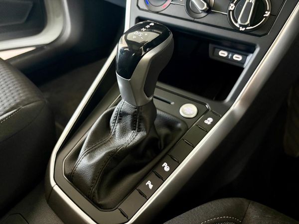 2026-Volkswagen-Polo-10-TSI-Life-Auto-DSG image:3