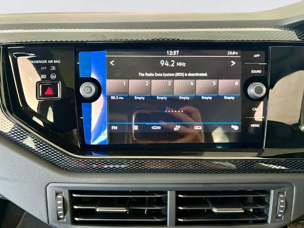 2026-Volkswagen-Polo-10-TSI-Life-Auto-DSG image:4