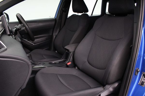 2022-Toyota-Corolla-Cross-18-XI image:8