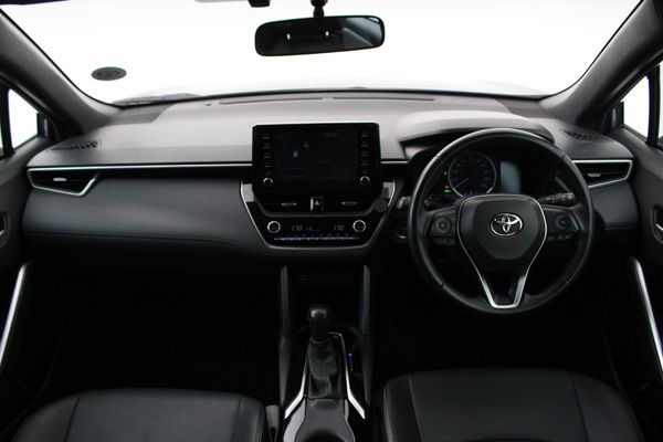 2022-Toyota-Corolla-Cross-18-XS-Hybrid image:1