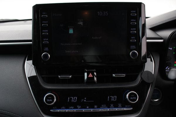 2022-Toyota-Corolla-Cross-18-XS-Hybrid image:3