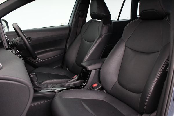 2022-Toyota-Corolla-Cross-18-XS-Hybrid image:8