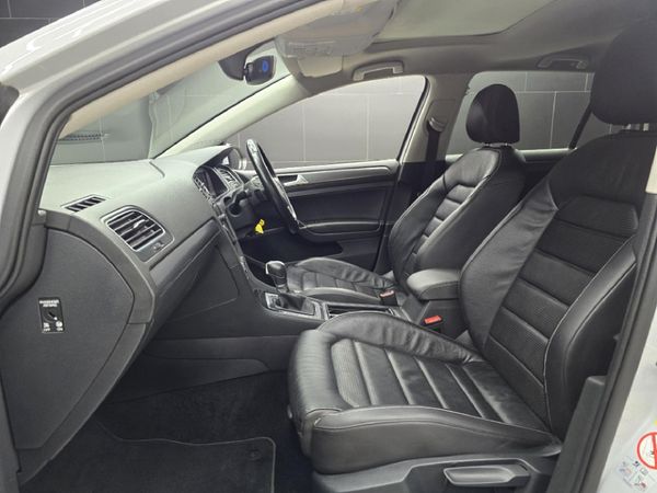 2019-Volkswagen-Golf-VII-14-TSI-Comfortline-Auto image:14
