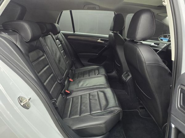2019-Volkswagen-Golf-VII-14-TSI-Comfortline-Auto image:17