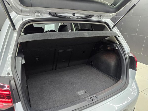 2019-Volkswagen-Golf-VII-14-TSI-Comfortline-Auto image:18