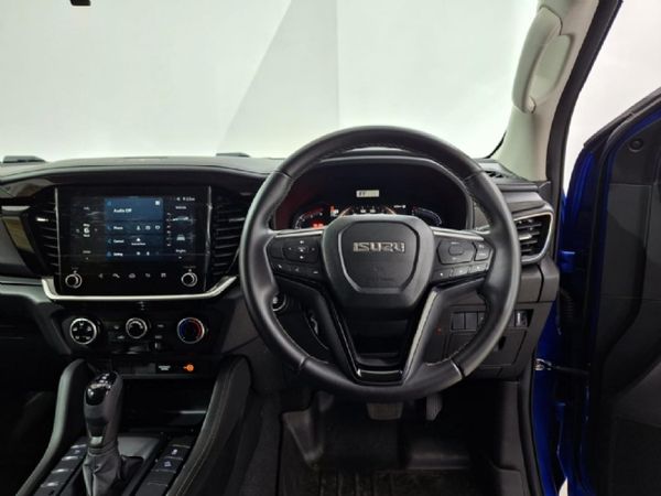 2025-Isuzu-Mu-x-19D-LS-Auto image:8
