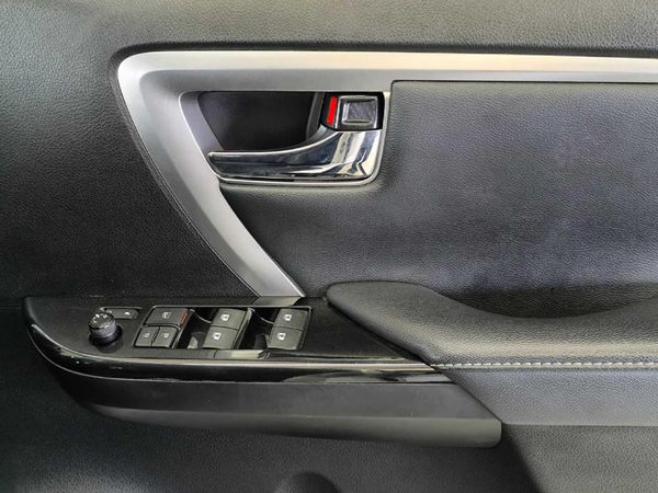 2025-Toyota-Fortuner-24-GD-6-4x4-Auto image:11