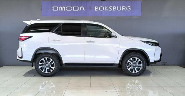 2025-Toyota-Fortuner-24-GD-6-4x4-Auto image:3