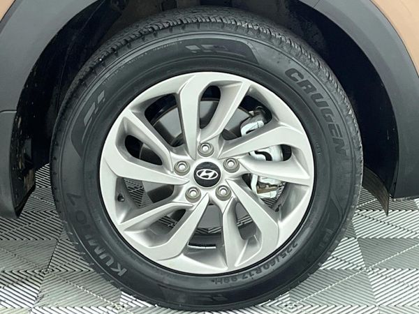 2017-Hyundai-Tucson-20-Premium image:5