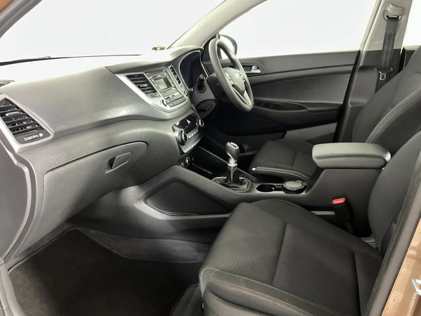 2017-Hyundai-Tucson-20-Premium image:8