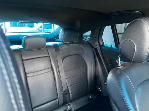 2017-Mercedes-Benz-GLC-250d image:12