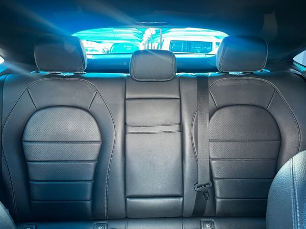 2017-Mercedes-Benz-GLC-250d image:13