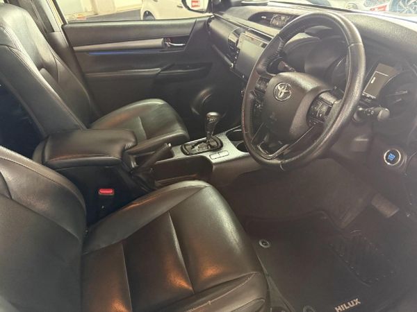 2026-Toyota-Hilux-28-GD-6-RB-Legend-55-Auto-Double-Cab image:1