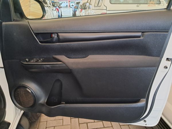 2016-Toyota-Hilux-24-GD-6-Raised-Body-SRX-Single-Cab image:16