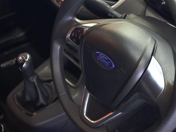 2016-Ford-Fiesta-10-EcoBoost-Ambiente-5-dr image:14