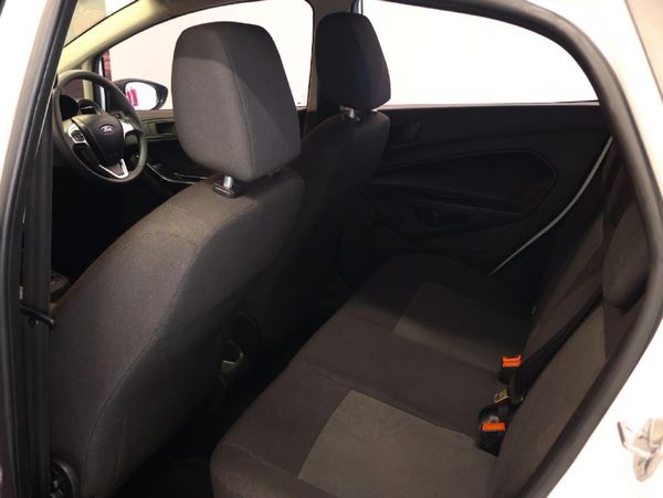 2016-Ford-Fiesta-10-EcoBoost-Ambiente-5-dr image:21