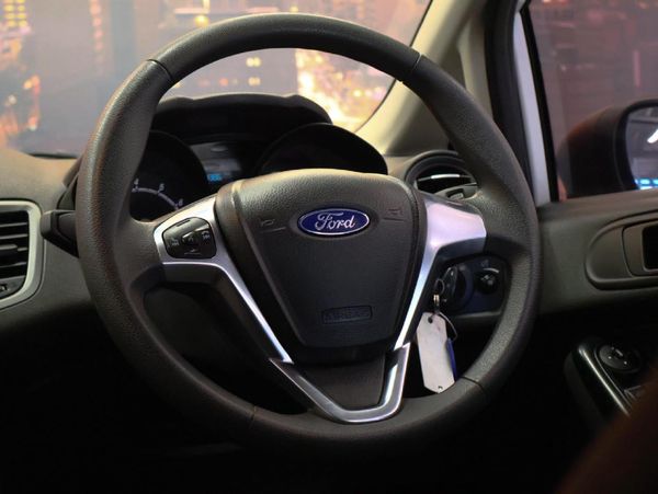 2016-Ford-Fiesta-10-EcoBoost-Ambiente-5-dr image:26