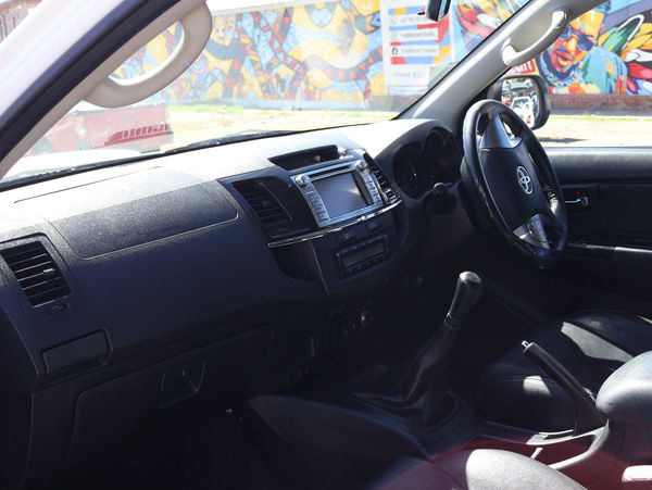 2014-Toyota-Fortuner-30-D-4D-Raised-Body image:1
