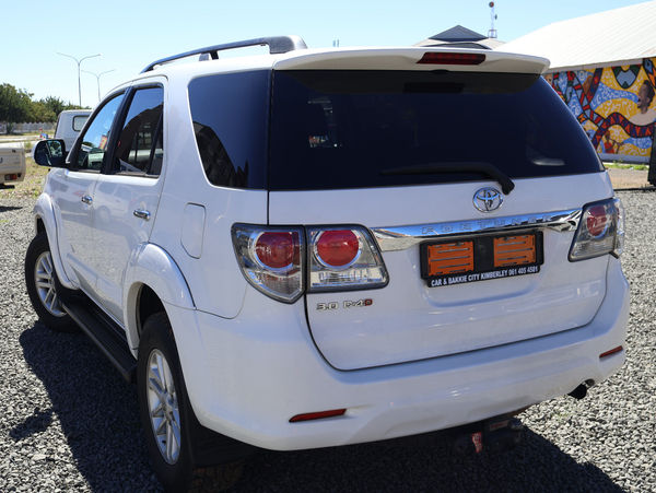 2014-Toyota-Fortuner-30-D-4D-Raised-Body image:2