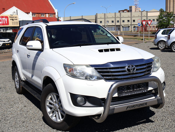 2014-Toyota-Fortuner-30-D-4D-Raised-Body image:5