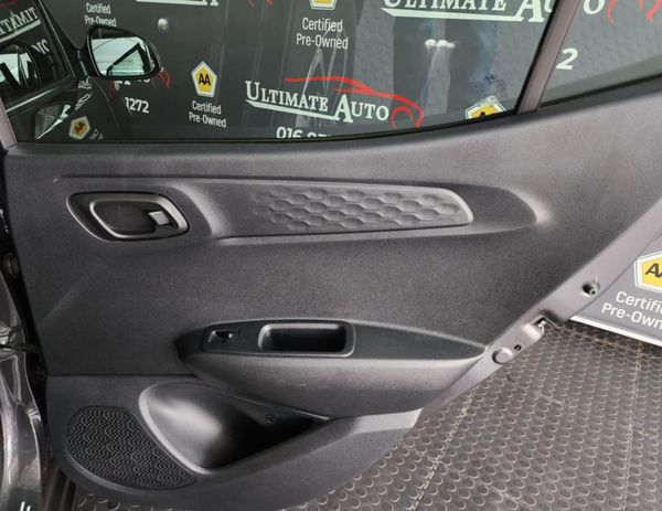 2022-Hyundai-Grand-i10-12-Fluid image:13