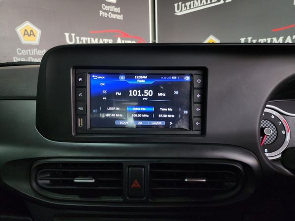 2022-Hyundai-Grand-i10-12-Fluid image:14