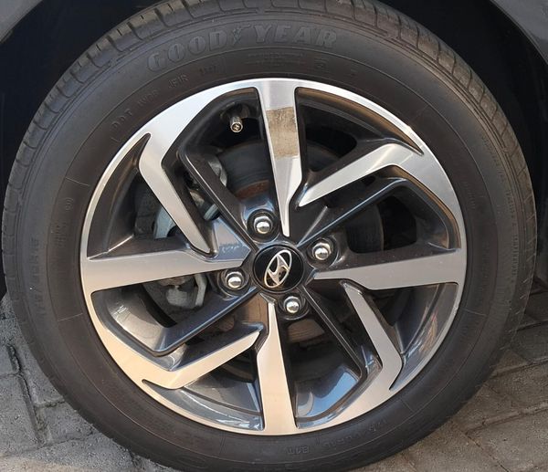 2022-Hyundai-Grand-i10-12-Fluid image:15