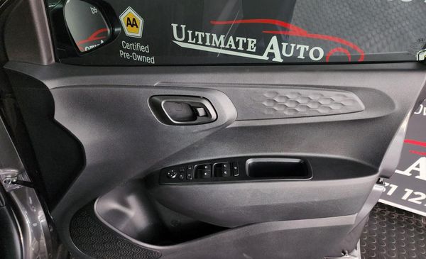 2022-Hyundai-Grand-i10-12-Fluid image:21