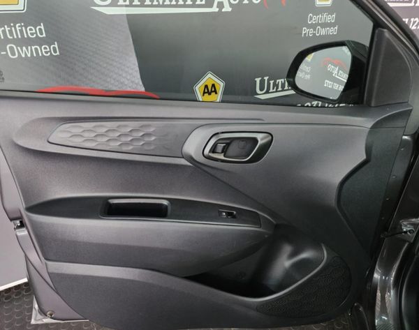 2022-Hyundai-Grand-i10-12-Fluid image:7