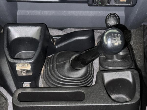 2017-Toyota-Land-Cruiser-79-45-D-Double-Cab image:10