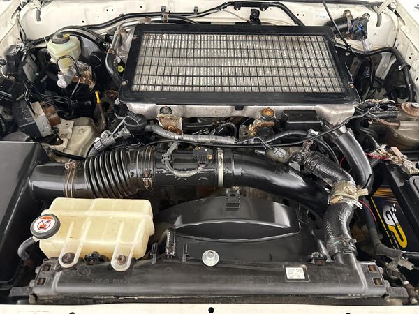 2017-Toyota-Land-Cruiser-79-45-D-Double-Cab image:13
