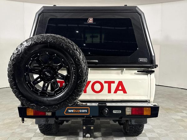 2017-Toyota-Land-Cruiser-79-45-D-Double-Cab image:17