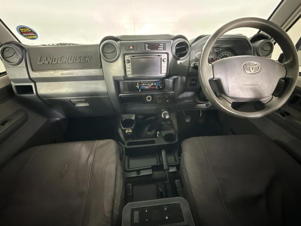 2017-Toyota-Land-Cruiser-79-45-D-Double-Cab image:1