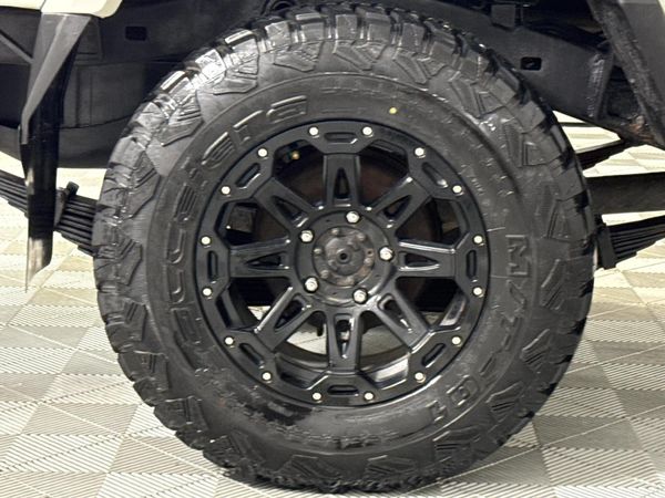 2017-Toyota-Land-Cruiser-79-45-D-Double-Cab image:7