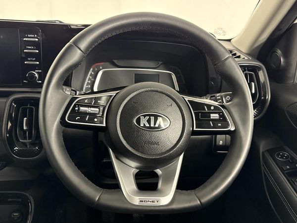 2021-Kia-Sonet-15-EX image:9