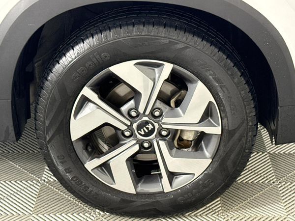 2021-Kia-Sonet-15-EX image:4