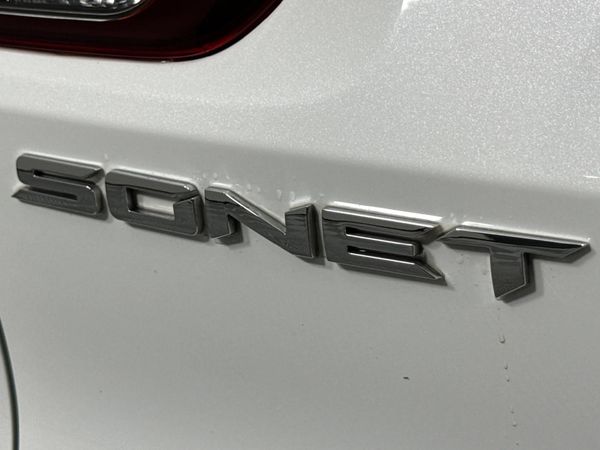 2021-Kia-Sonet-15-EX image:8