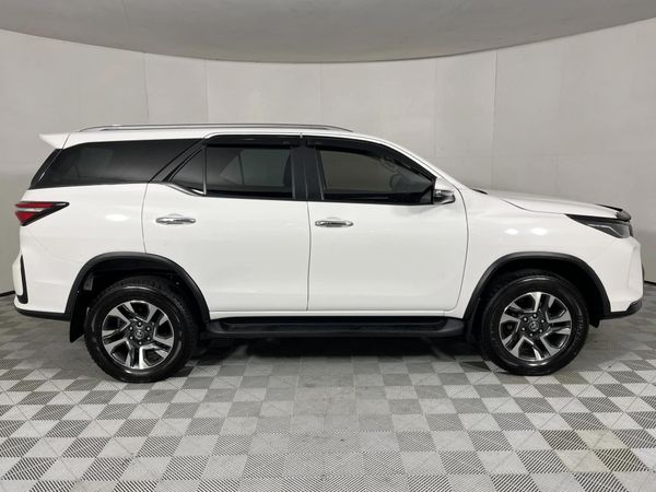2024-Toyota-Fortuner-24-GD-6-RB image:14