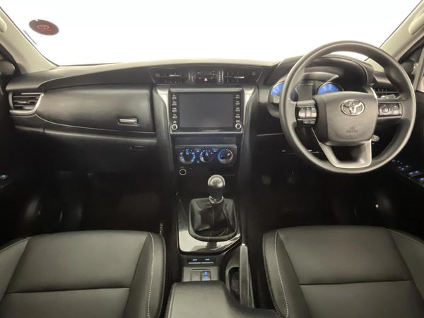 2024-Toyota-Fortuner-24-GD-6-RB image:1