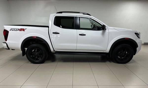 2024-Nissan-Navara-25-DDTi-PRO-4X-4X4-Auto-Double-Cab image:3