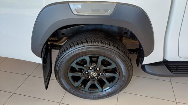 2025-Toyota-Hilux-28-GD-6-RB-Legend-RS-4x4-Double-Cab-Auto-mhev image:10
