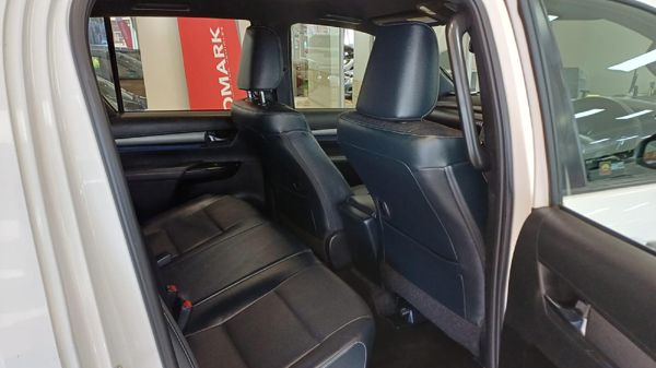 2025-Toyota-Hilux-28-GD-6-RB-Legend-RS-4x4-Double-Cab-Auto-mhev image:7