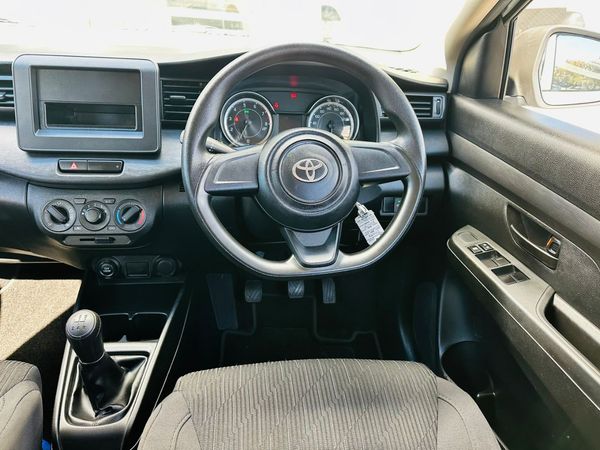 2025-Toyota-Rumion-15-S image:16