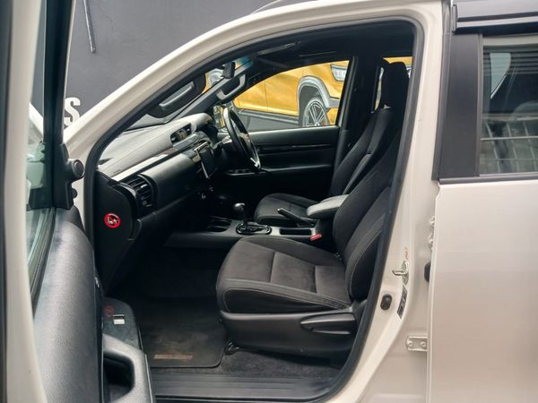 2019-Toyota-Hilux-28-GD-6-Raider-4x4-Auto-Double-Cab image:9